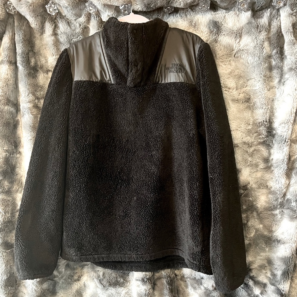 Girls North Face jacket (XL)